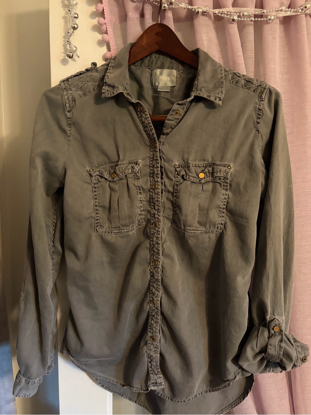 ANTHROPOLOGIE Maeve Gray Button-Up Shirt